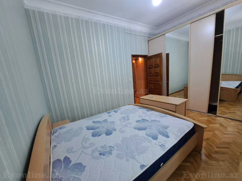 Kirayə verilir 2 otaqlı Mənzil Köhnə tikili 80 m² Səbail r. - şəkil 10