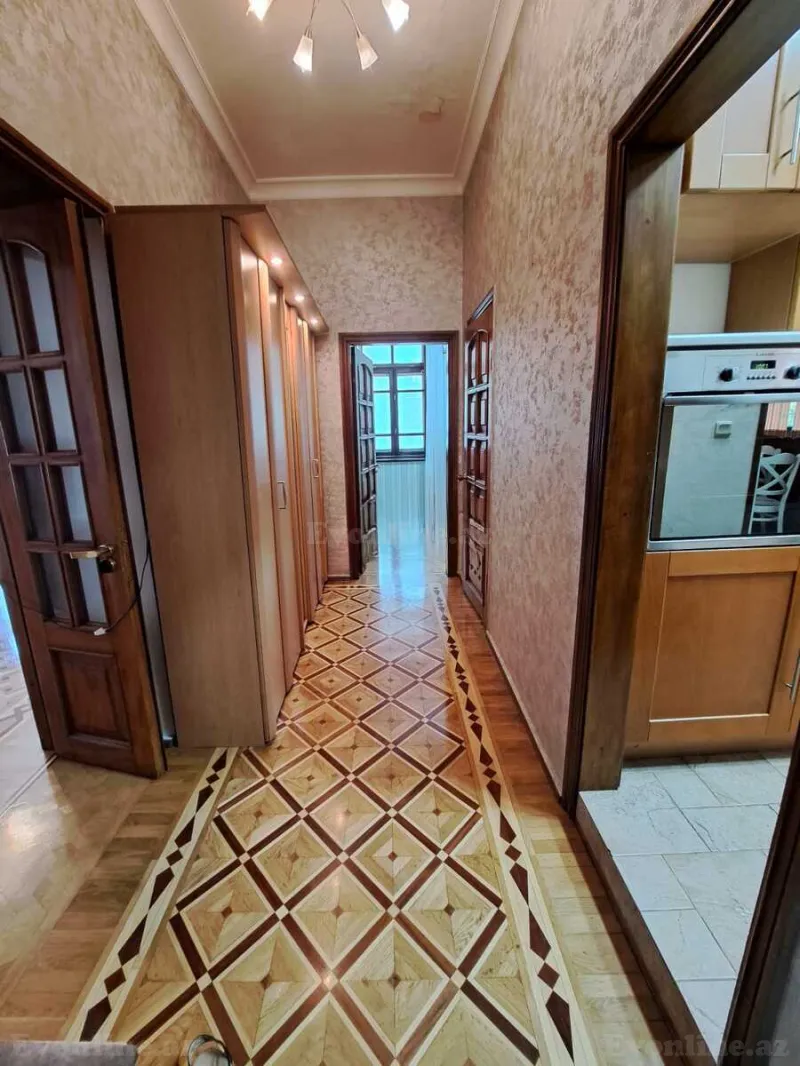 Kirayə verilir 2 otaqlı Mənzil Köhnə tikili 80 m² Səbail r. - şəkil 11