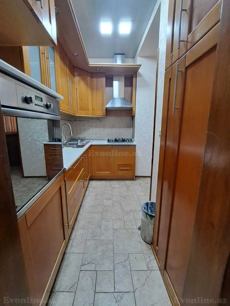 Kirayə verilir 2 otaqlı Mənzil Köhnə tikili 80 m² Səbail r. - şəkil 14