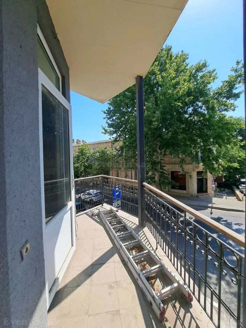 Kirayə verilir 2 otaqlı Mənzil Köhnə tikili 80 m² Səbail r. - şəkil 19