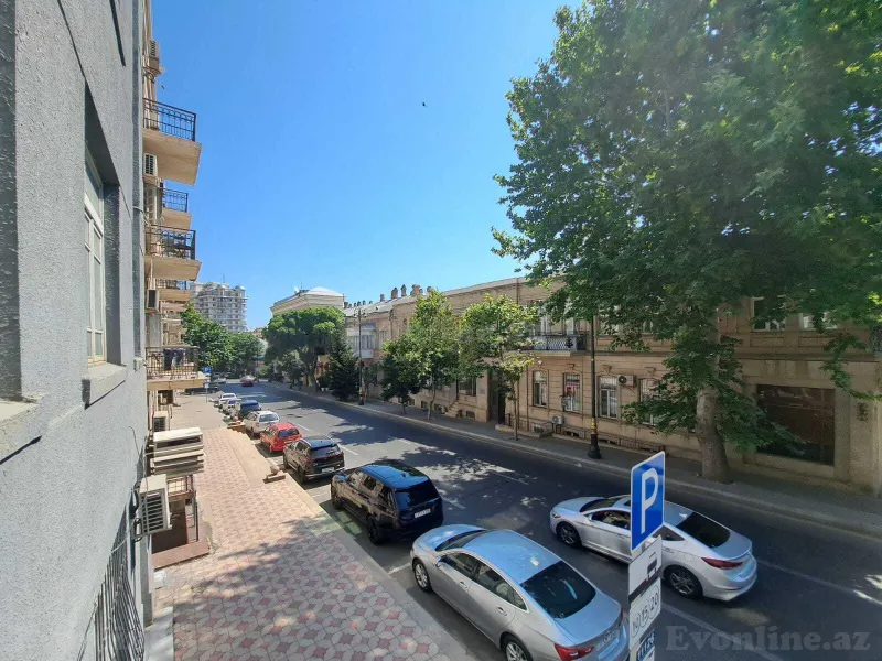 Kirayə verilir 2 otaqlı Mənzil Köhnə tikili 80 m² Səbail r. - şəkil 20
