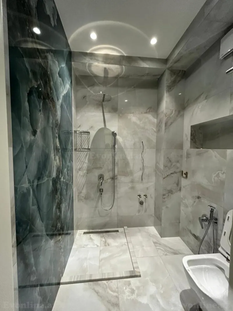 Kirayə verilir 4 otaqlı Mənzil Yeni tikili 165 m² Səbail r. - şəkil 13