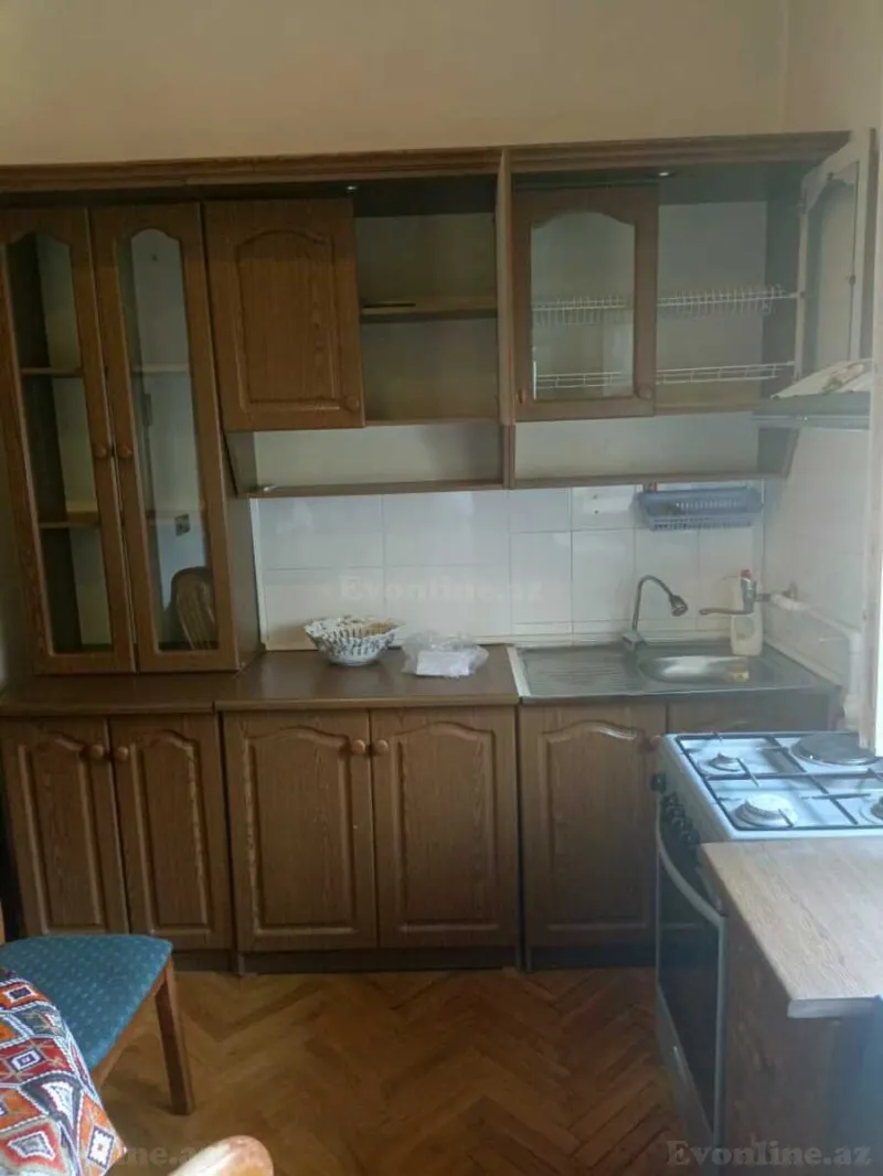Kirayə verilir 3 otaqlı Mənzil Köhnə tikili 80 m² Nəsimi r. - şəkil 2