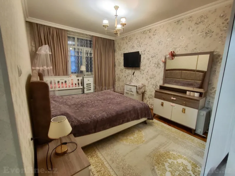Satılır 4 otaqlı Mənzil Köhnə tikili 100 m² Əhmədli m. - şəkil 20