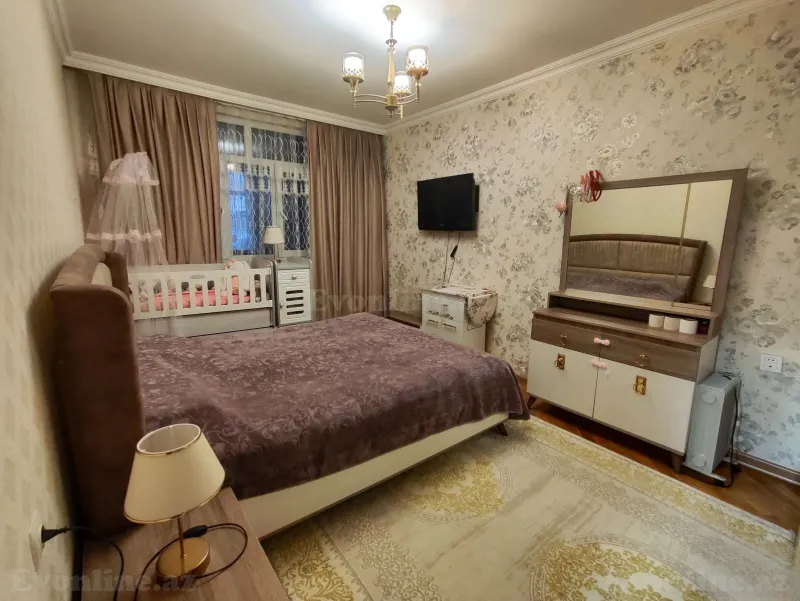 Satılır 4 otaqlı Mənzil Köhnə tikili 100 m² Əhmədli m. - şəkil 21