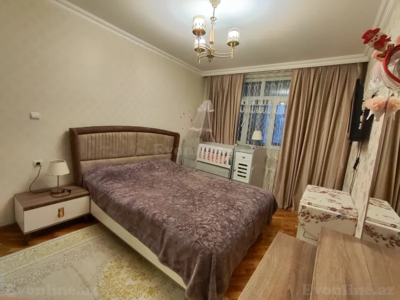 Satılır 4 otaqlı Mənzil Köhnə tikili 100 m² Əhmədli m. - şəkil 23