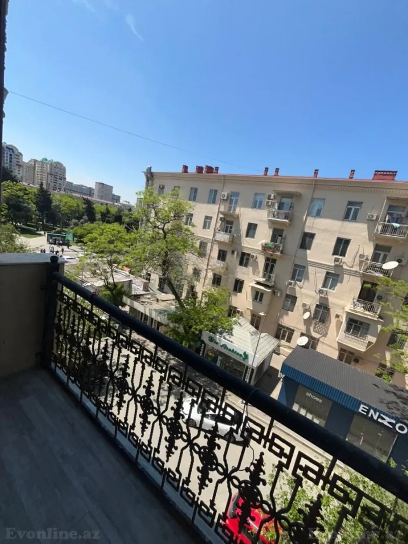 4 otaqlı Mənzil 240 m² Nəriman Nərimanov m. Satılır