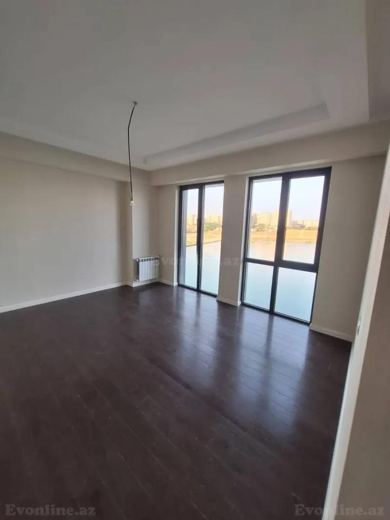 3 otaqlı Mənzil 84 m² Elmlər Akademiyası m. Satılır