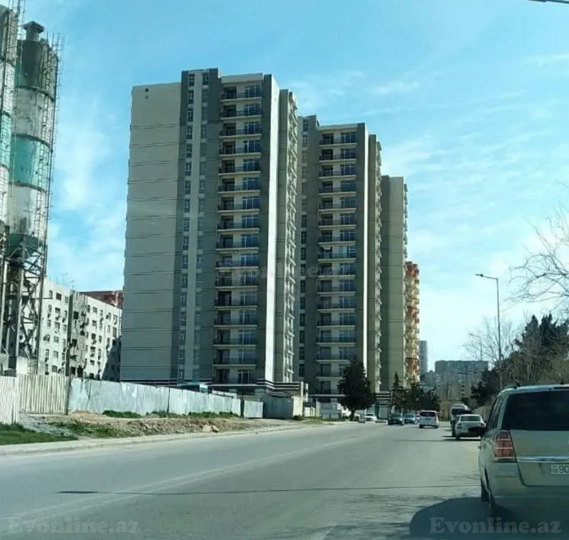 Bakı, Xətai r., Həzi Aslanov m.da 3 otaqlı mənzil satılır
