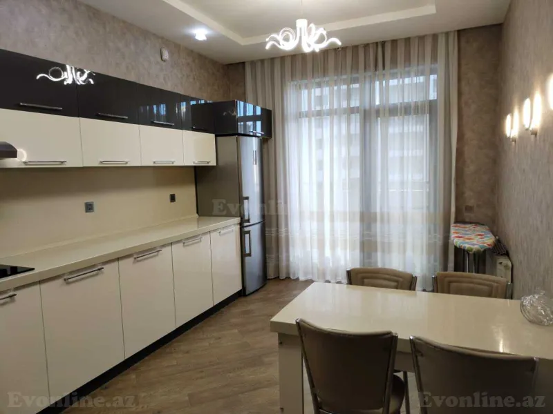 Kirayə verilir 2 otaqlı Mənzil Yeni tikili 94 m² İnşaatçılar m. - şəkil 3