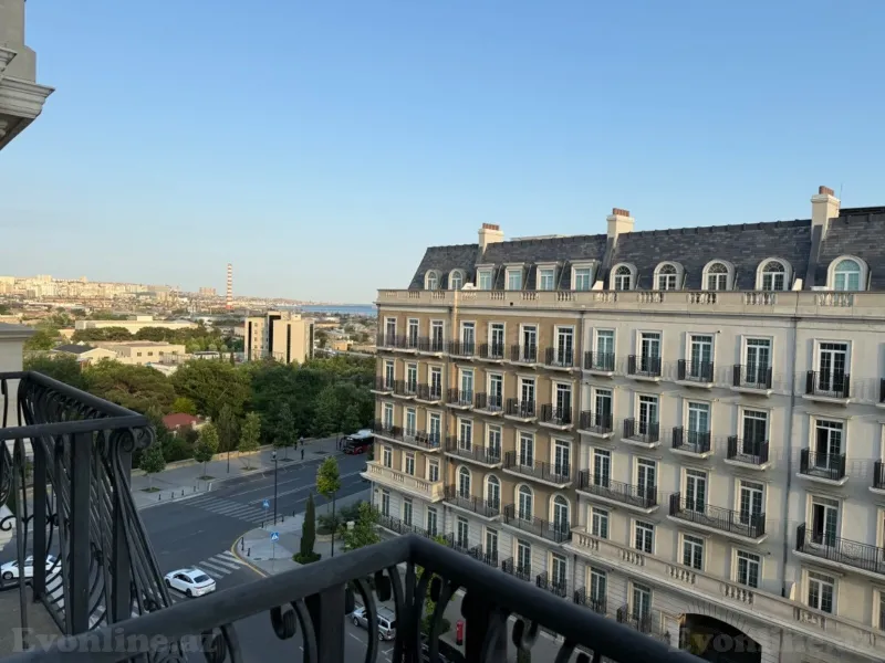 3 otaqlı Mənzil 135.7 m² Ağ şəhər Satılır