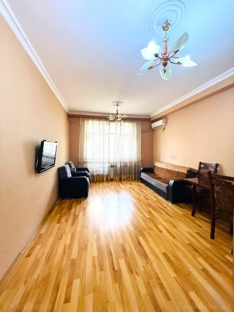 Bakı, Nərimanov r., Nəriman Nərimanov m.da 2 otaqlı mənzil satılır