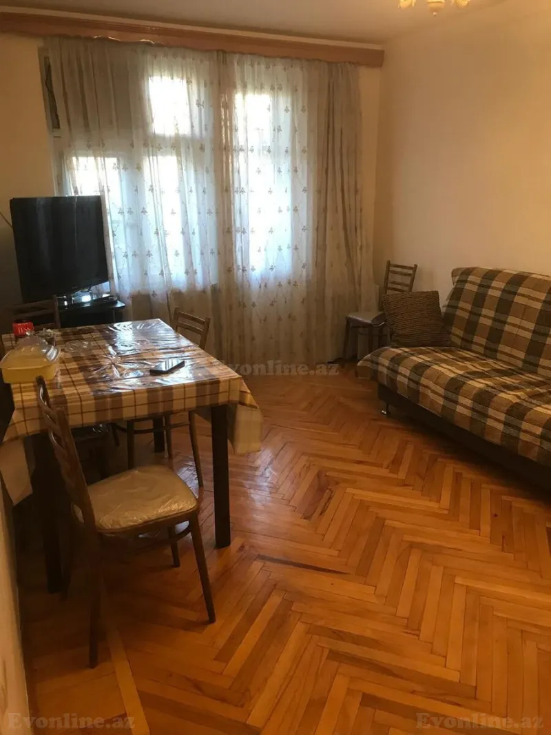Kirayə verilir 2 otaqlı Mənzil Köhnə tikili 60 m² Nəriman Nərimanov m.