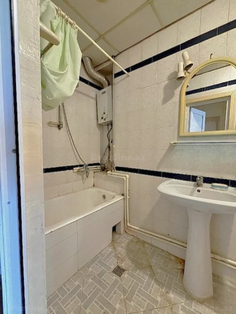 Satılır 3 otaqlı Mənzil Köhnə tikili 70 m² Nizami m. - şəkil 13