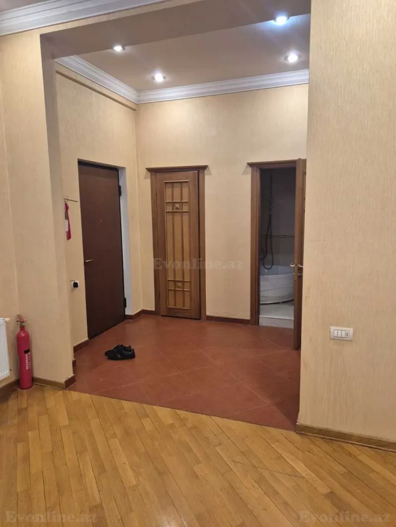 Kirayə verilir 3 otaqlı Mənzil Yeni tikili 171 m² 28 May m. - şəkil 3