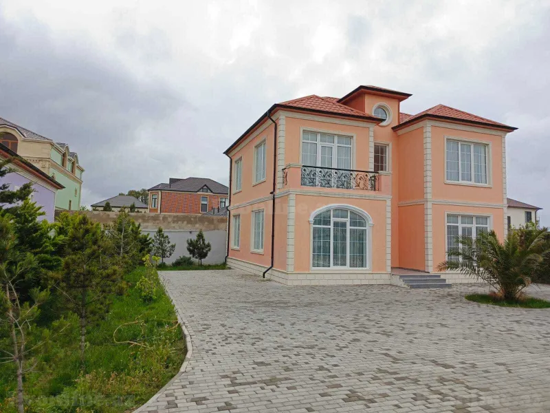 6 otaqlı Həyət evi 242 m² Şüvəlan Satılır