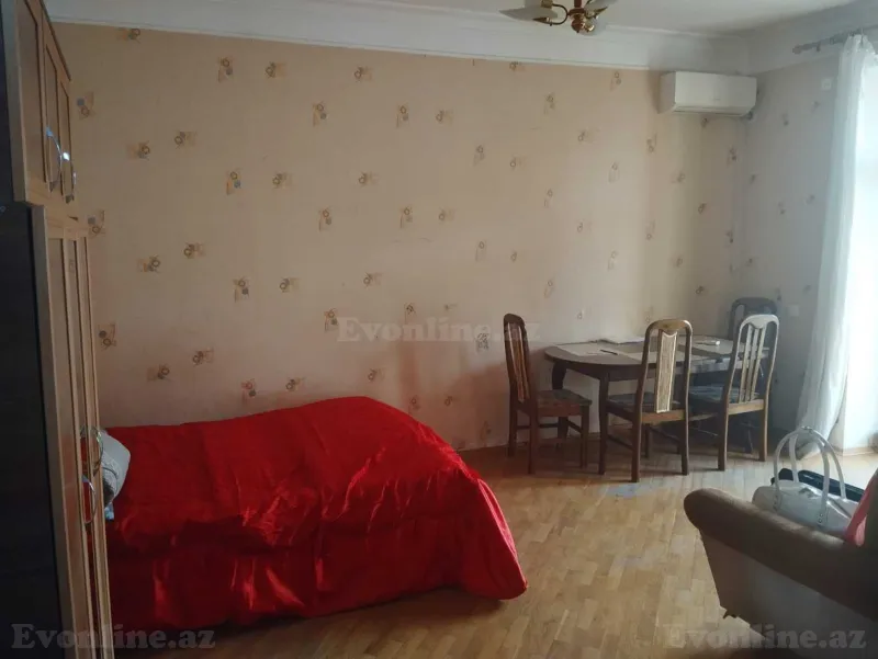 Kirayə verilir 1 otaqlı Mənzil Köhnə tikili 50 m² Elmlər Akademiyası m.
