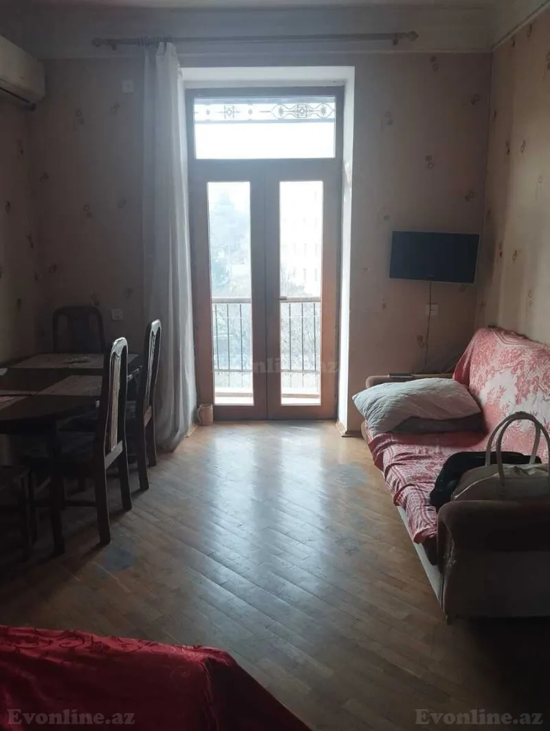 Kirayə verilir 1 otaqlı Mənzil Köhnə tikili 50 m² Elmlər Akademiyası m. - şəkil 2
