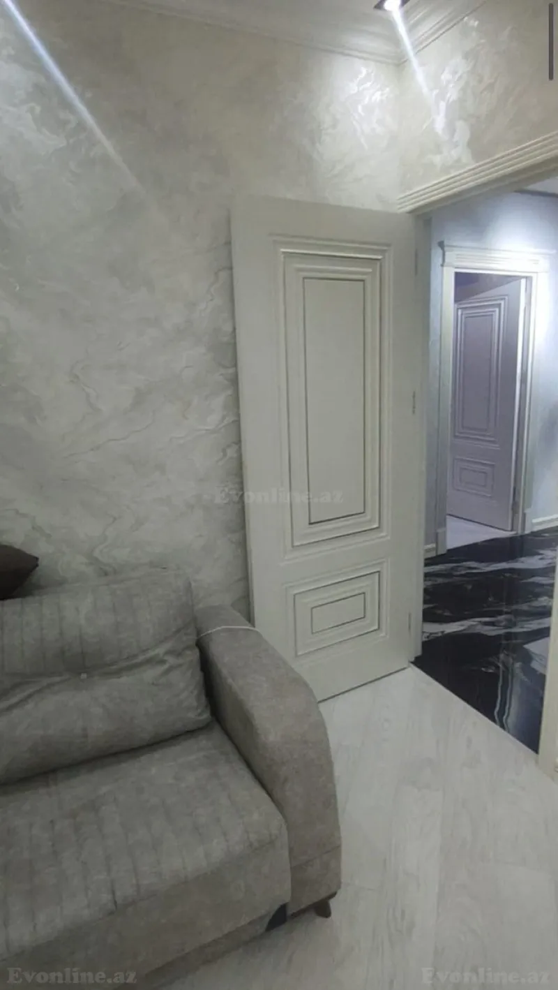 Satılır 4 otaqlı Mənzil Köhnə tikili 110 m² Memar Əcəmi m. - şəkil 3