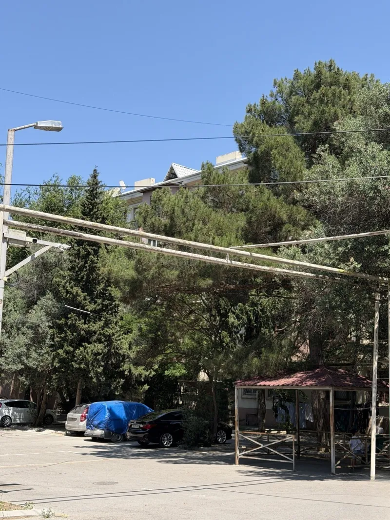 Satılır 3 otaqlı Mənzil Köhnə tikili 75 m² Memar Əcəmi m. - şəkil 2