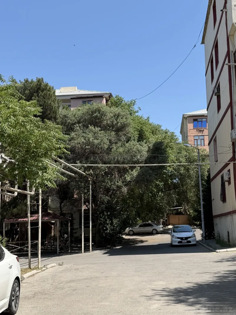 Satılır 3 otaqlı Mənzil Köhnə tikili 75 m² Memar Əcəmi m. - şəkil 3