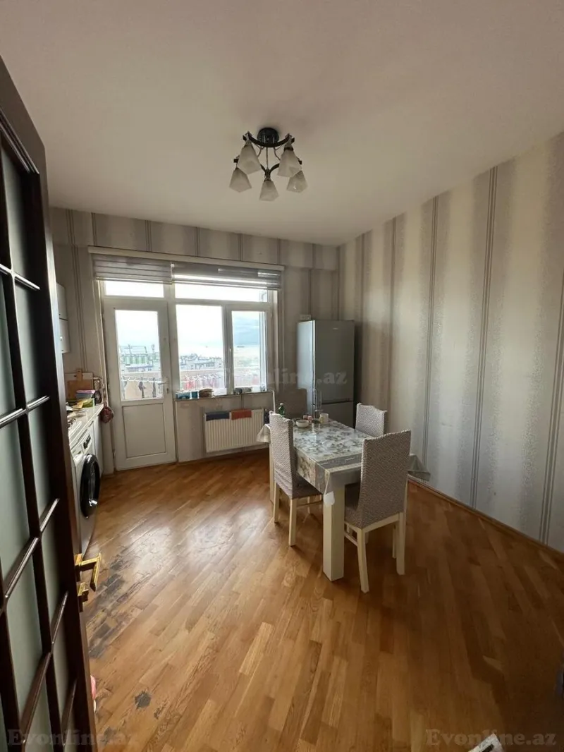 2 otaqlı Mənzil 86 m² Xətai r. Satılır