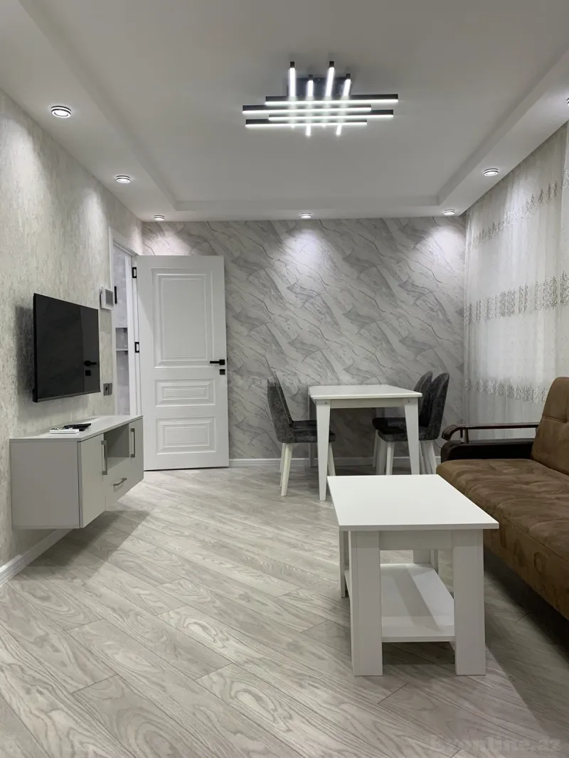 Kirayə verilir 2 otaqlı Mənzil Köhnə tikili 35 m² Koroğlu m.