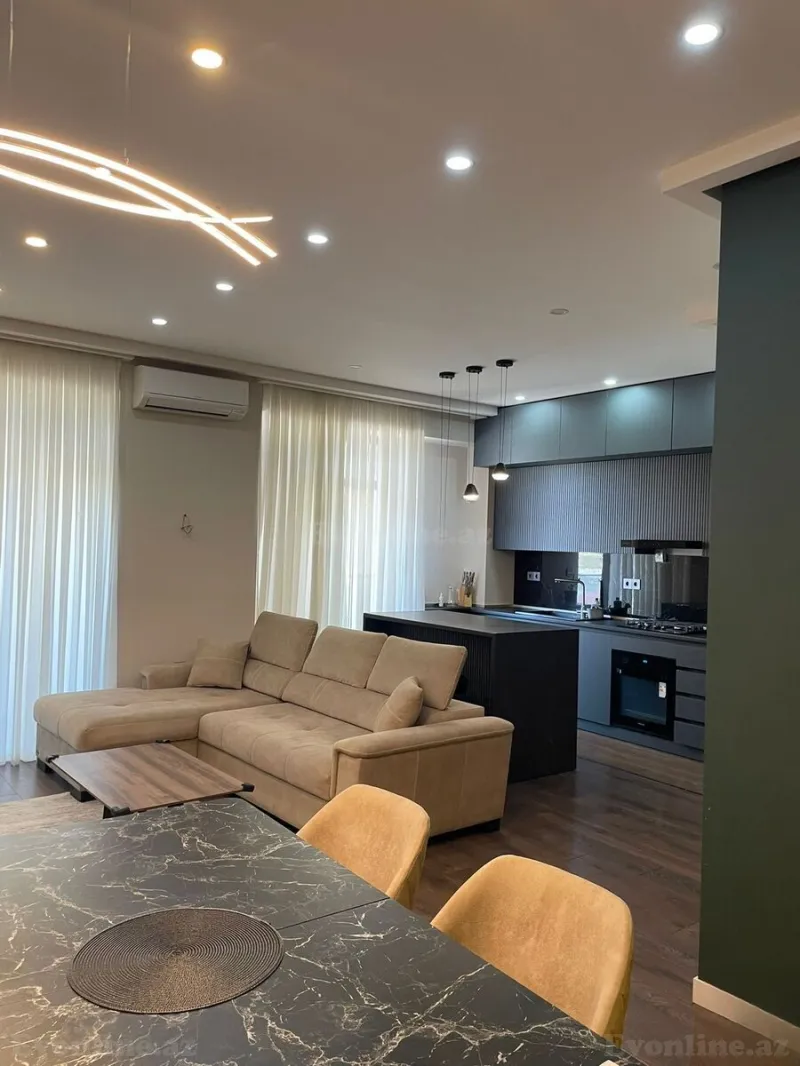 2 otaqlı Mənzil 110 m² 8 Noyabr m. Kirayə verilir