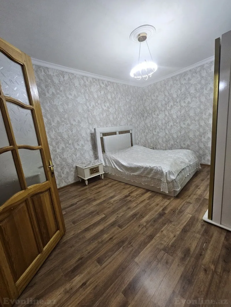 Satılır 4 otaqlı Həyət evi 100 m² Azadlıq prospekti m. - şəkil 3