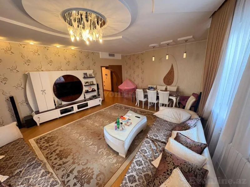 Satılır 4 otaqlı Mənzil Yeni tikili 170 m² 8 Noyabr m.