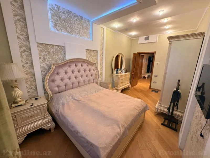 Satılır 4 otaqlı Mənzil Yeni tikili 170 m² 8 Noyabr m. - şəkil 8