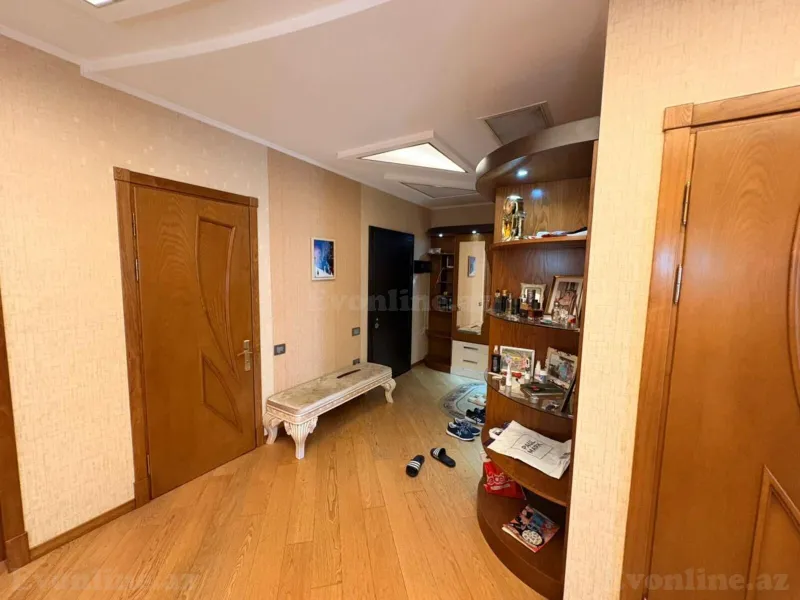 Satılır 4 otaqlı Mənzil Yeni tikili 170 m² 8 Noyabr m. - şəkil 18