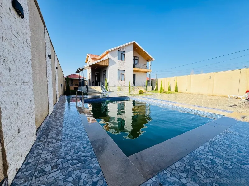 6 otaqlı Həyət evi 280 m² Novxanı Satılır