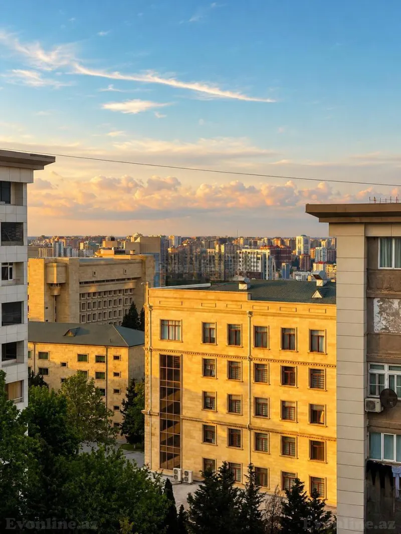 Satılır 3 otaqlı Mənzil Köhnə tikili 90.5 m² Səbail r. - şəkil 3
