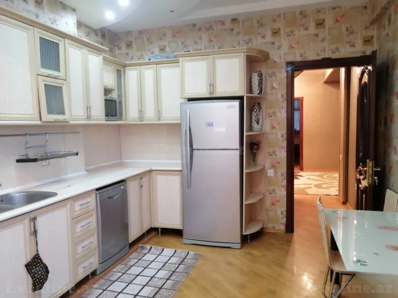 Kirayə verilir 4 otaqlı Mənzil Yeni tikili 160 m² Memar Əcəmi m. - şəkil 11