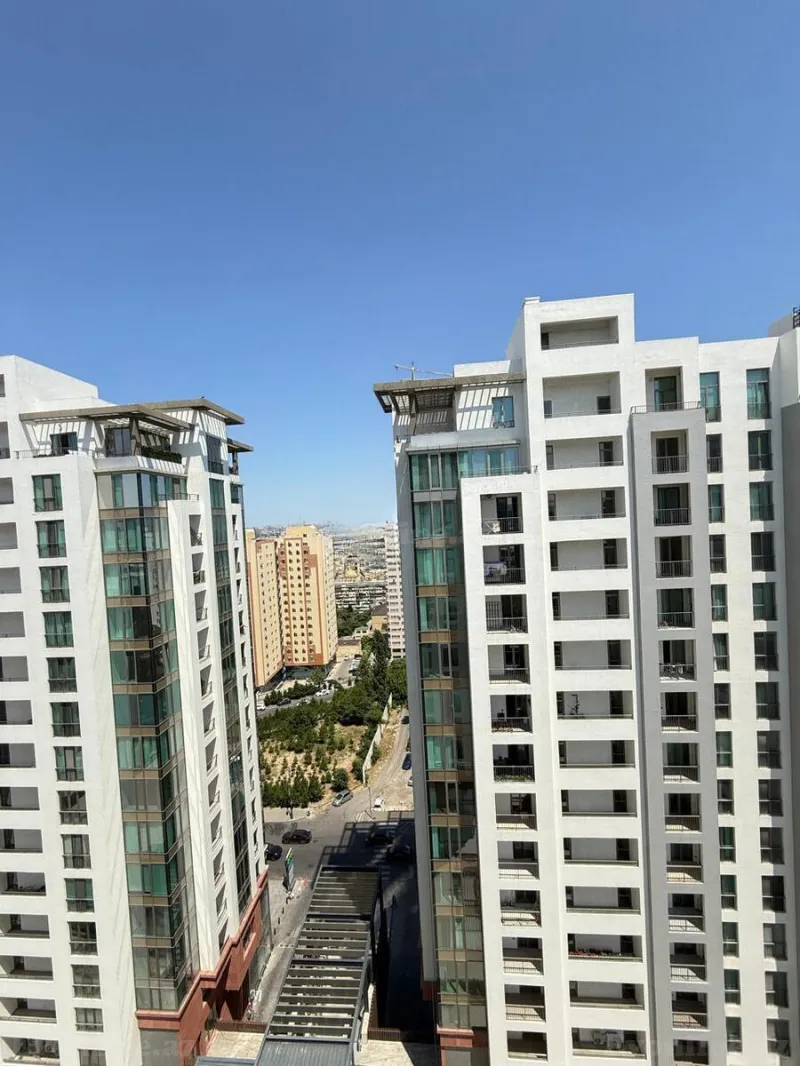 Satılır 3 otaqlı Mənzil Yeni tikili 100 m² Elmlər Akademiyası m. - şəkil 14
