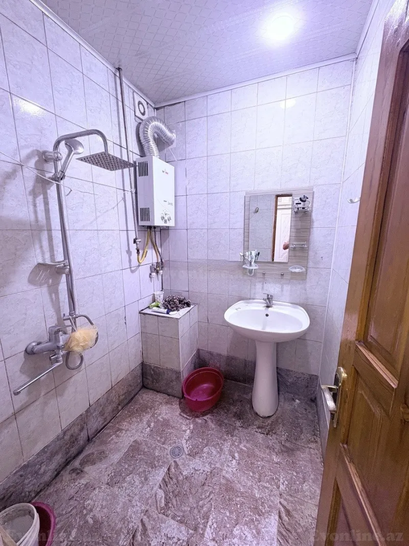 Kirayə verilir 2 otaqlı Mənzil Köhnə tikili 35 m² Memar Əcəmi m. - şəkil 3