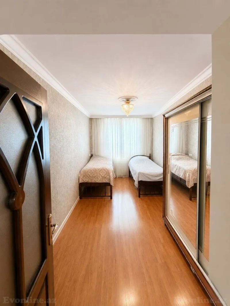 Satılır 3 otaqlı Mənzil Köhnə tikili 70 m² Elmlər Akademiyası m. - şəkil 3