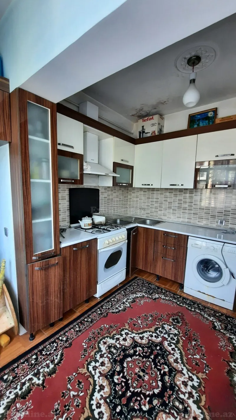 Satılır 4 otaqlı Mənzil Köhnə tikili 100 m² Azadlıq prospekti m. - şəkil 2