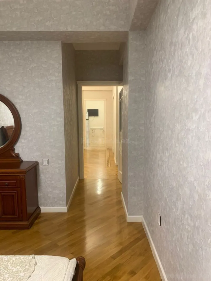 Kirayə verilir 4 otaqlı Mənzil Yeni tikili 155 m² Nərimanov r. - şəkil 2
