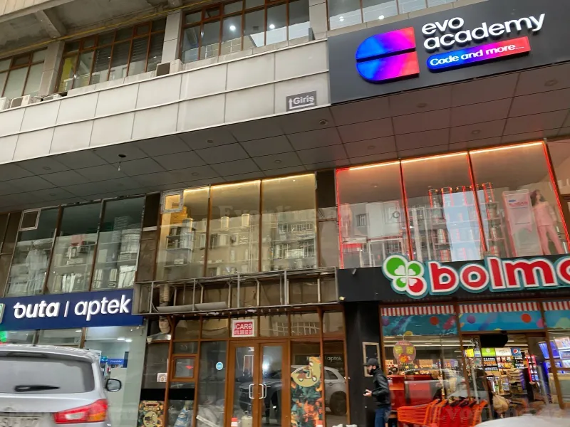 Kirayə verilir 3 otaqlı Mənzil Yeni tikili 130 m² 28 May m. - şəkil 11