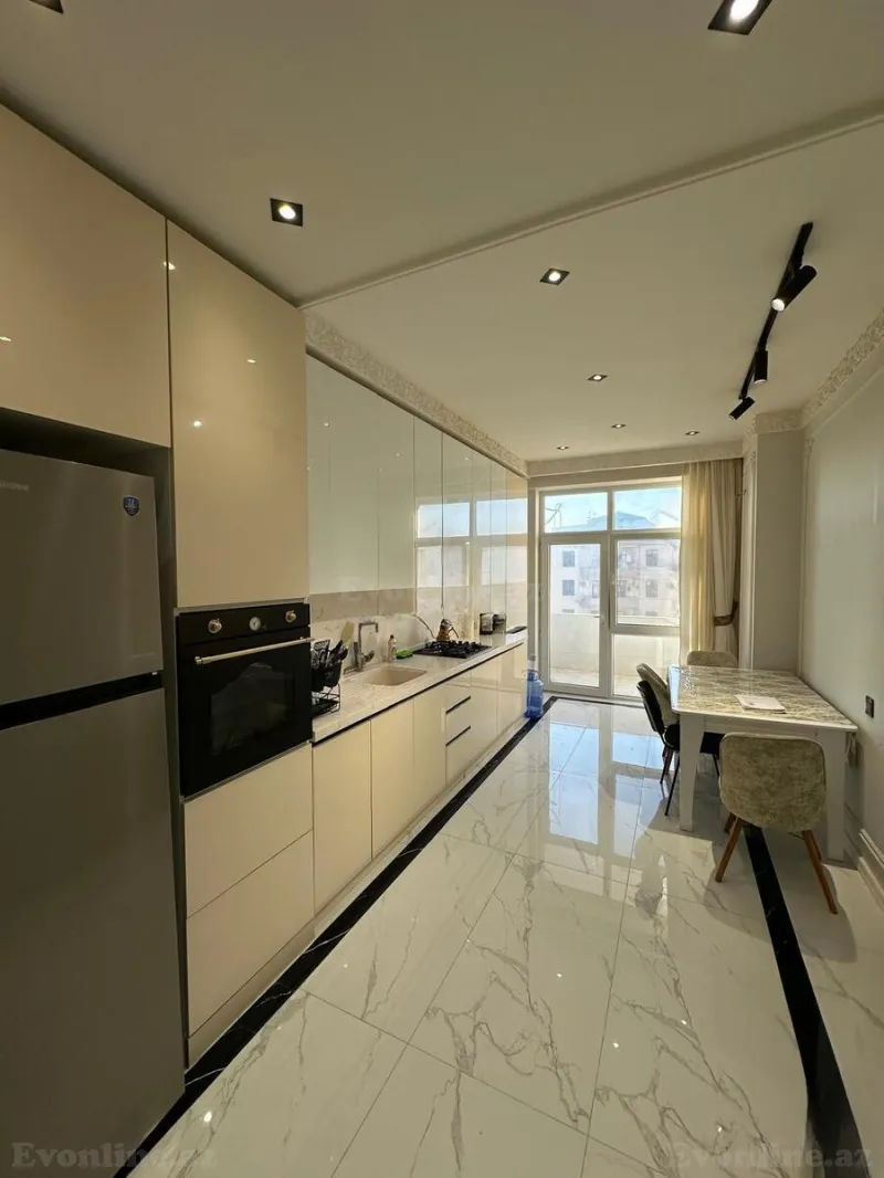 3 otaqlı Mənzil 117 m² Nərimanov r. Kirayə verilir