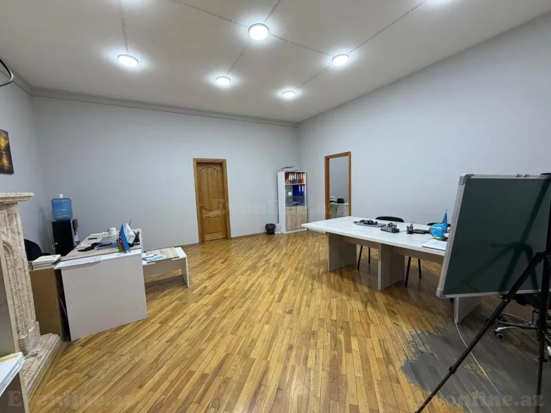 Kirayə verilir Ofis 350 m² Gənclik m.