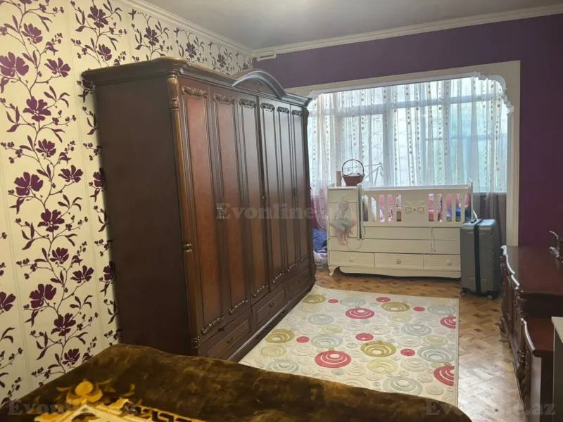 Satılır 5 otaqlı Mənzil Köhnə tikili 120 m² Memar Əcəmi m. - şəkil 3