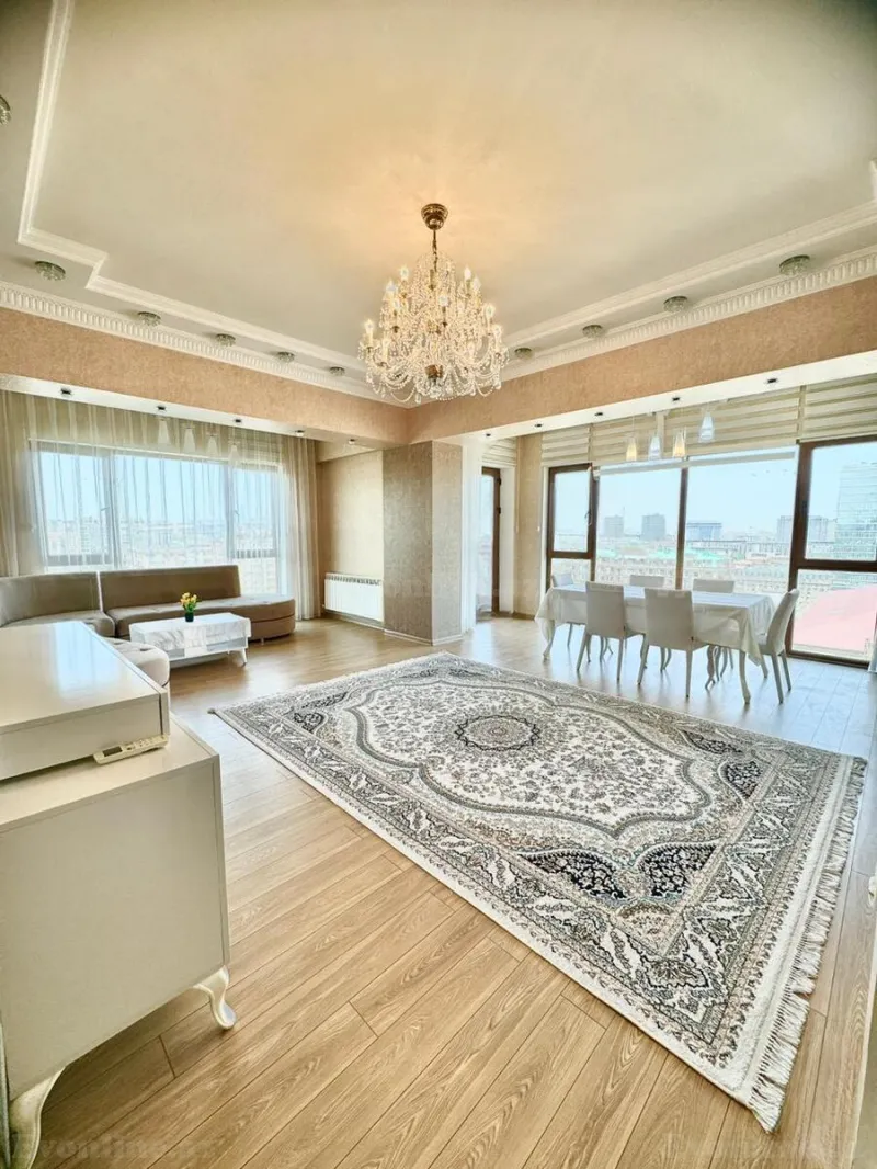 Kirayə verilir 4 otaqlı Mənzil Yeni tikili 190 m² Xətai r.