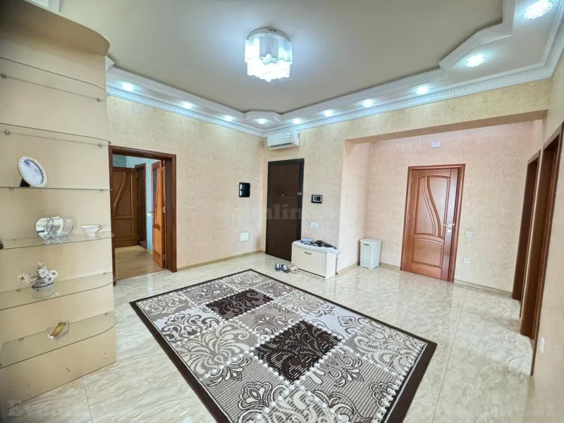 Kirayə verilir 4 otaqlı Mənzil Yeni tikili 190 m² Xətai r. - şəkil 3