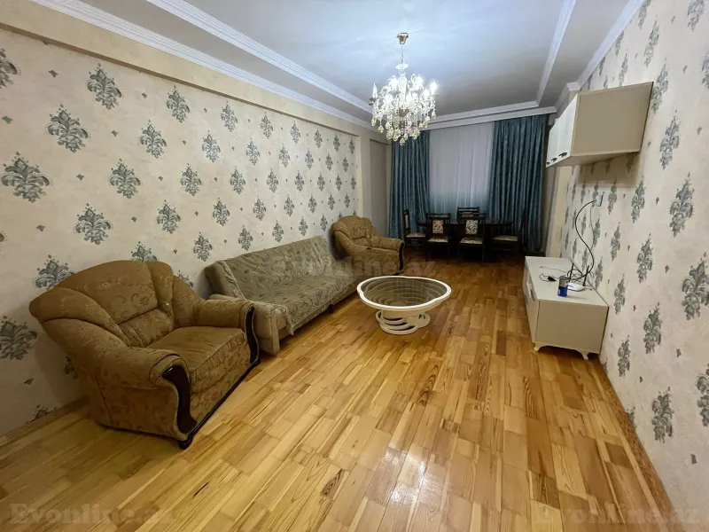 3 otaqlı Mənzil 120 m² İnşaatçılar m. Satılır