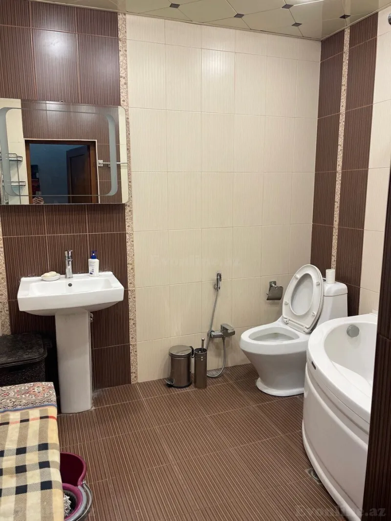 Satılır 4 otaqlı Mənzil Yeni tikili 130 m² Gənclik m. - şəkil 13