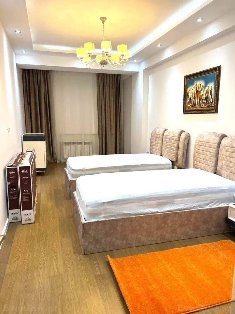 Kirayə verilir 3 otaqlı Mənzil Yeni tikili 140 m² İnşaatçılar m. - şəkil 4