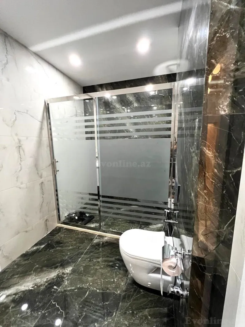 Kirayə verilir 3 otaqlı Mənzil Yeni tikili 140 m² İnşaatçılar m. - şəkil 13